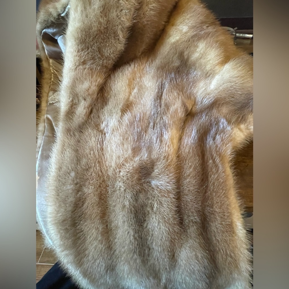 Vintage mink shawl - Picture 4 of 7